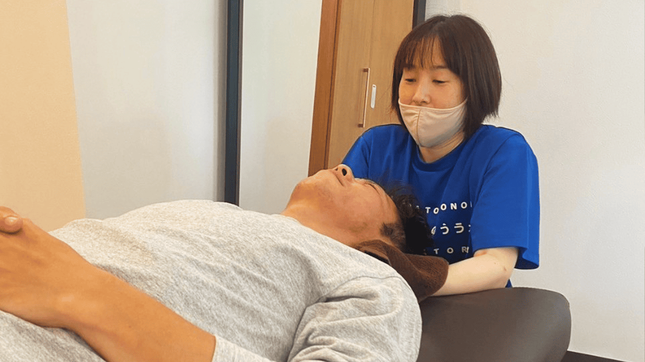 首ストレッチ