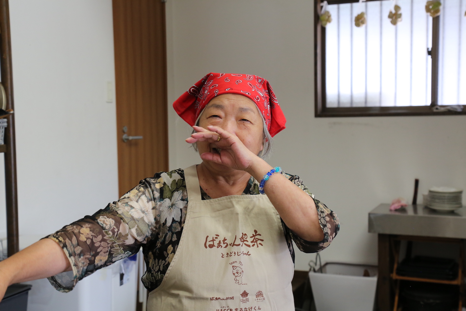 照れるばあちゃん