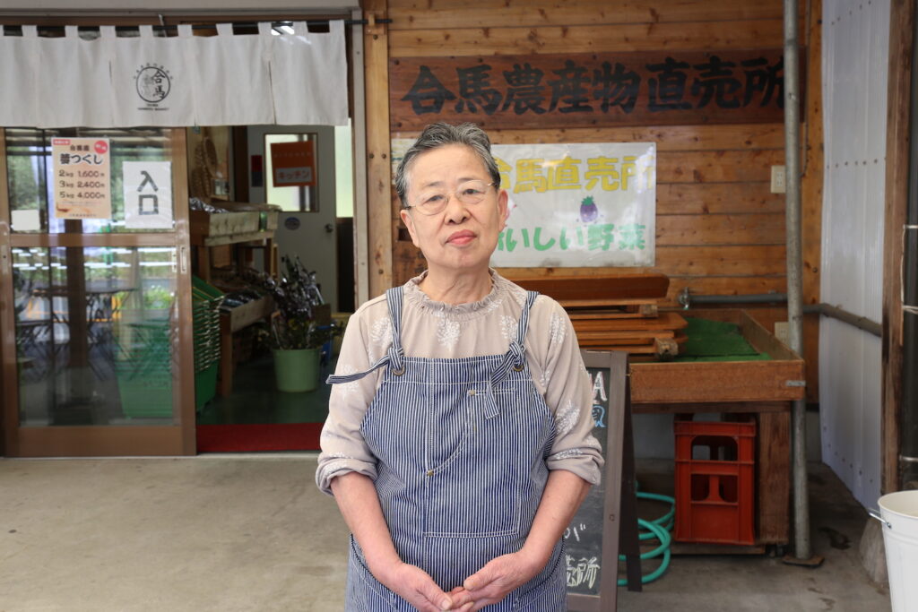 ばあちゃん 手を前で組む