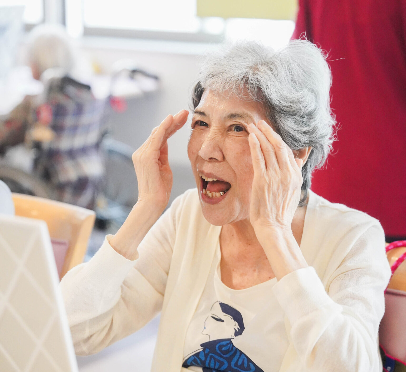 美容を通して笑顔が増えるおばあちゃん