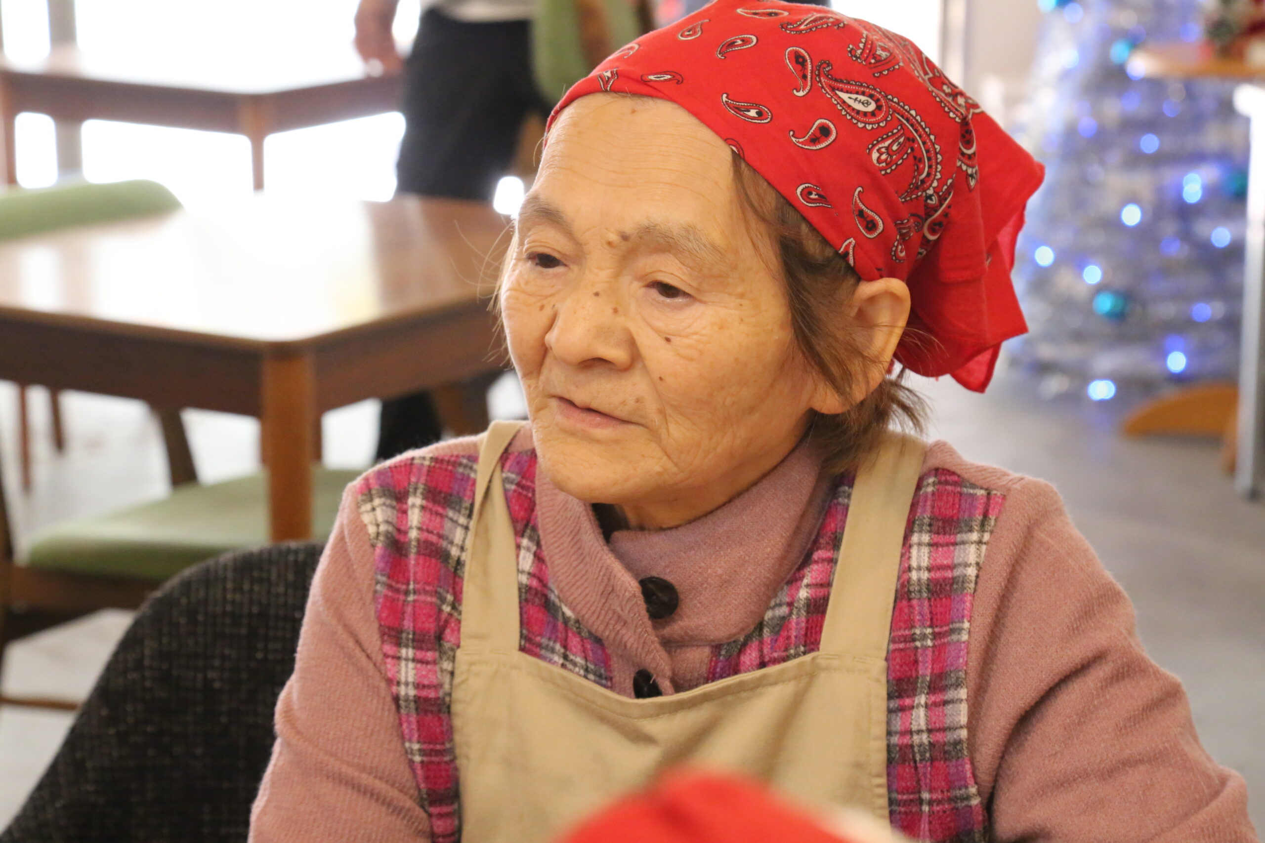 赤い三角巾 ばあちゃん