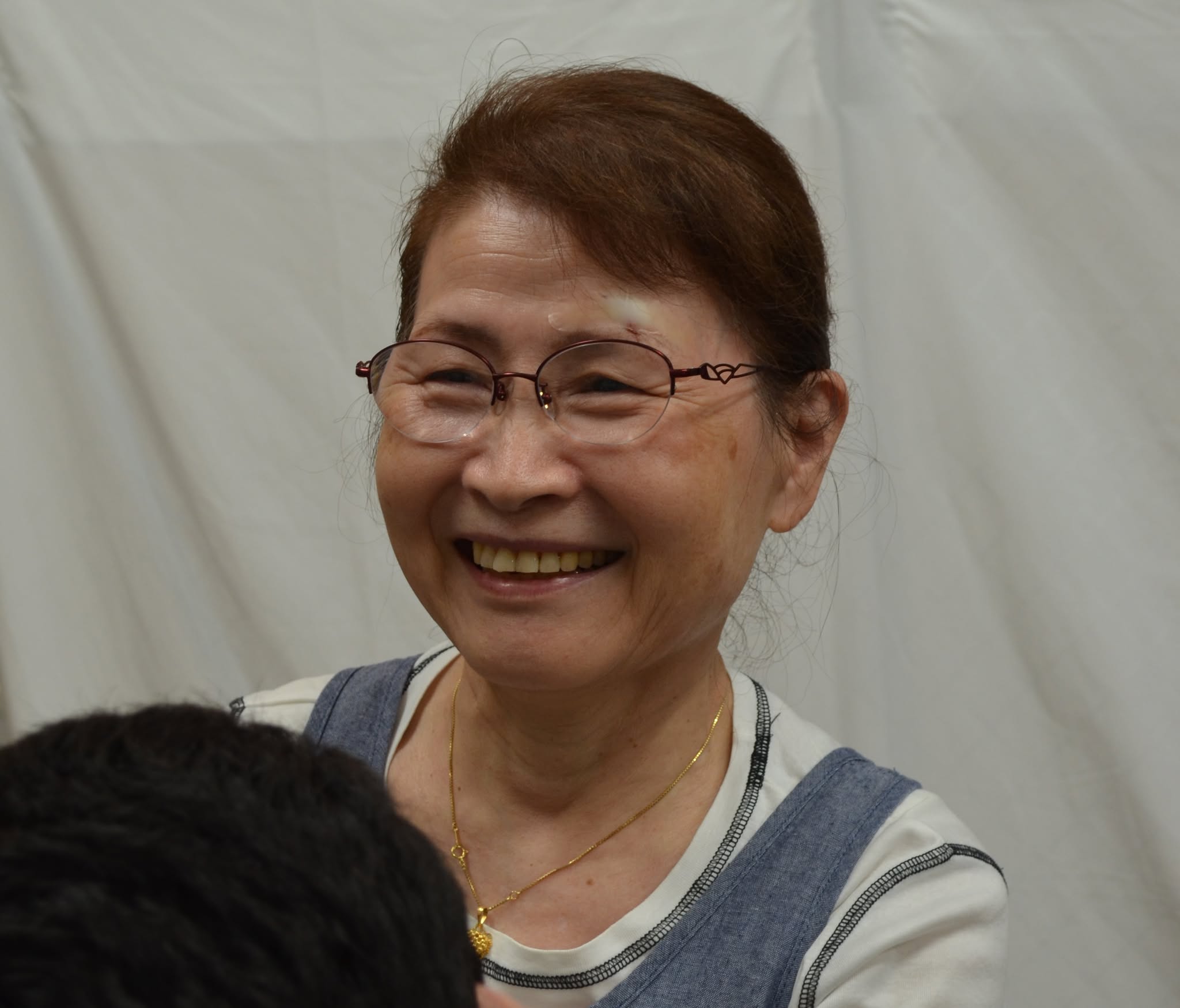 散髪を通して喜びを広げるばあちゃん