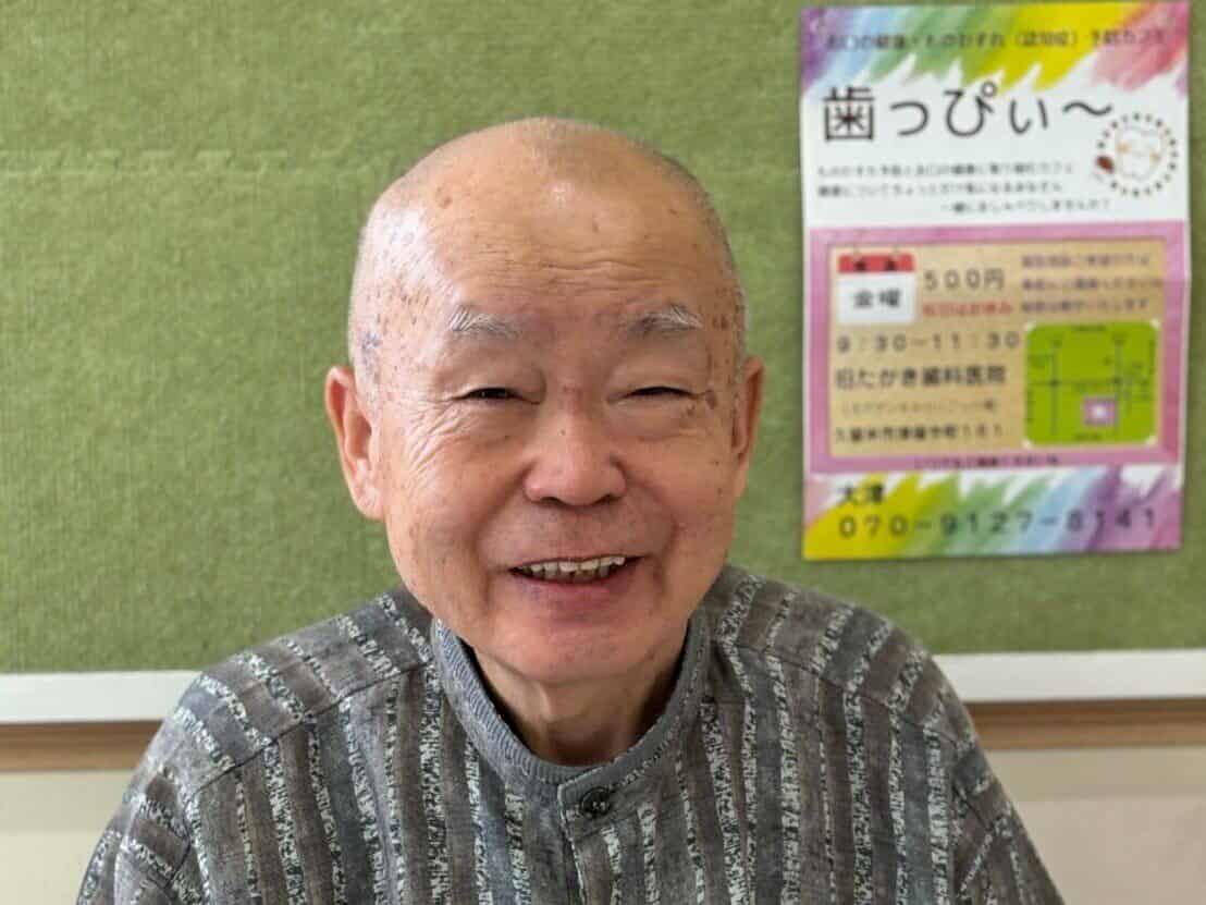 健康促進イベントに講師として参加する歯科医師のじいちゃん
